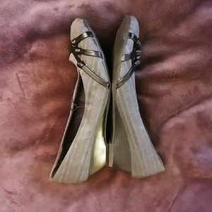 Seychelles women's low wedge shoes. 11